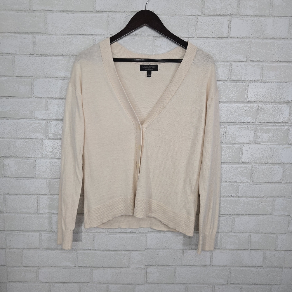 Banana Republic lightweight cardigan sweater‎